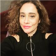 Docente di inglese. Con esperienza nella scuola. Laurea in lingue e letterature straniere